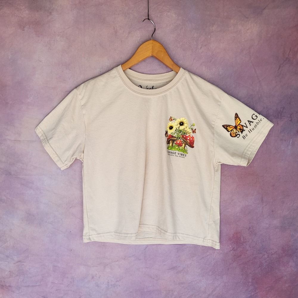 Wekend Warrior CroppdT-Shirt Women's M Butterfly Mushroom Flower Vibes